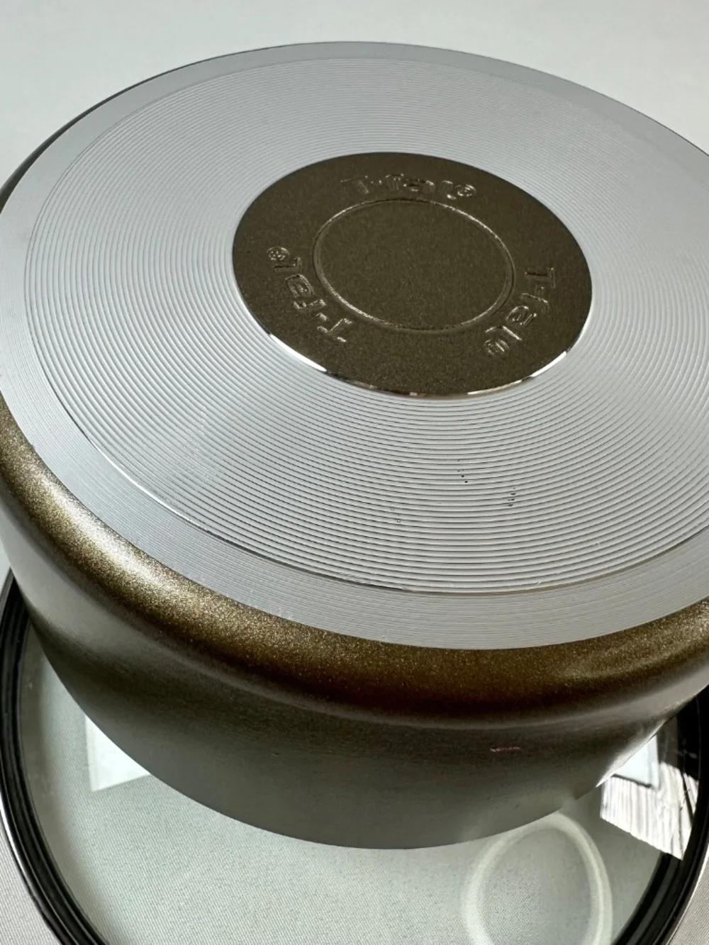 T-Fal Excite Non-Stick Line, 2 Quart Saucepan With Lid, Metallic Bronze, Single.